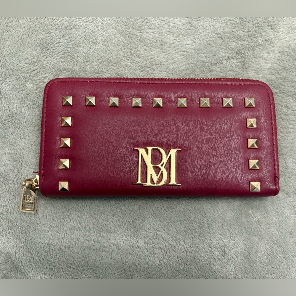 💋EUC BADGLEY MISCHKA Vegan Leather Zip Around Wallet, Red